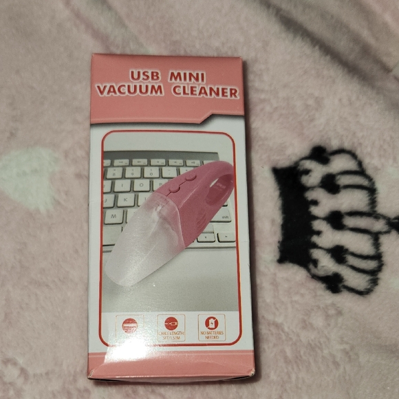 fourstar Other - Compact NIB USB Mini Vacuum Cleaner - Pink